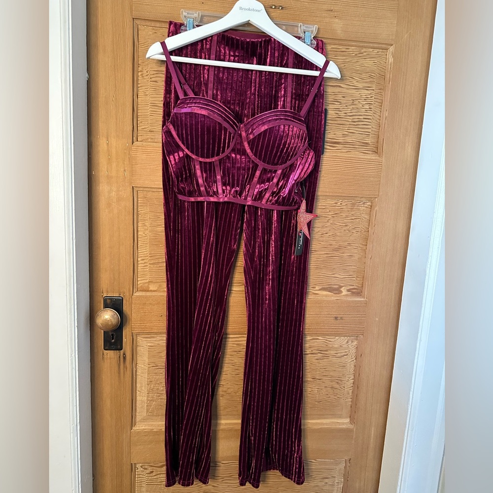 HAUTE MONDE Wine colored Stretch Velvet Two-Piece Outfit NWT Size M